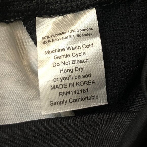 𝅺nwt - LULAROE Jade capri leggings in black and white diamond pattern - Size XS - Picture 6 of 7